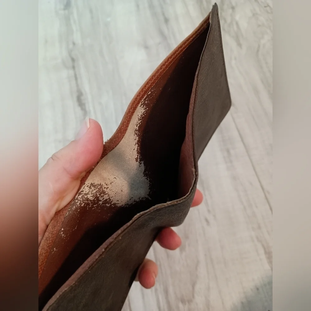 LOUIS VUITTON Porte Billets Cartes Credit Monnet Monogram wallet